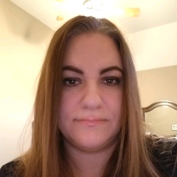 Meet your Posher, Lori - Picture 1 of 1
